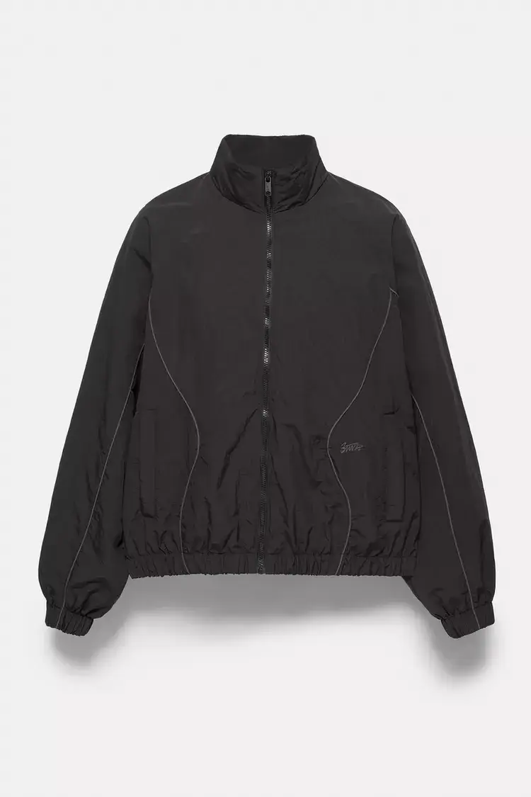 Chaqueta-deportiva-STWD.webp
